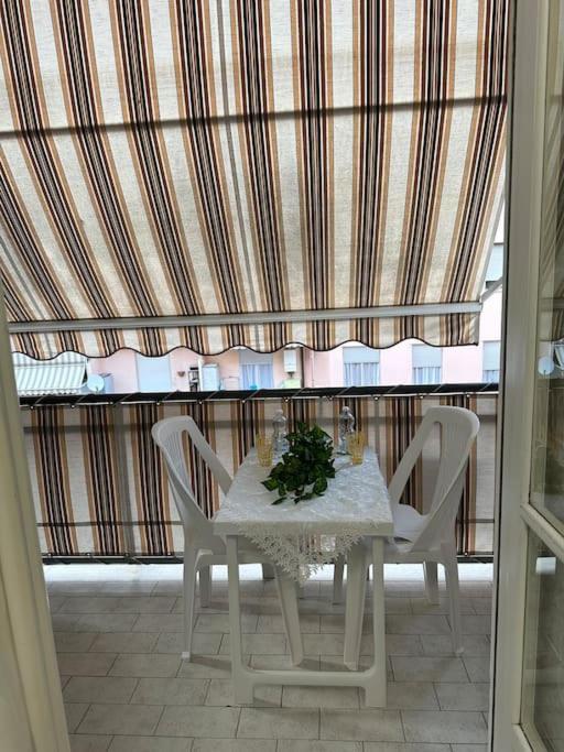 Casa Eleonora: A 5 Min Dal Mare + Free Parking Lejlighed Ventimiglia Eksteriør billede