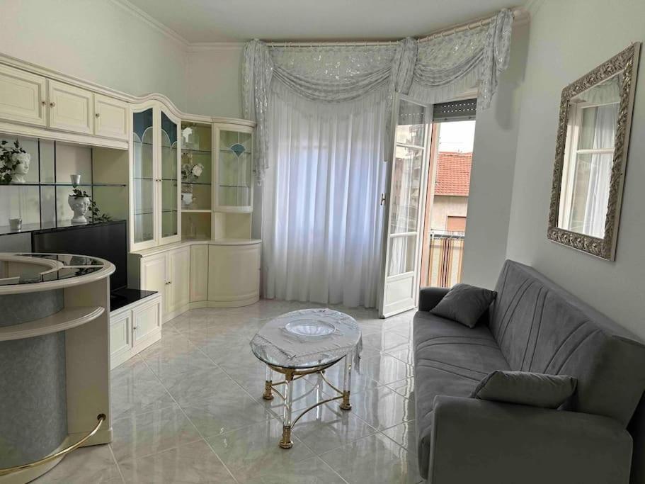 Casa Eleonora: A 5 Min Dal Mare + Free Parking Lejlighed Ventimiglia Eksteriør billede